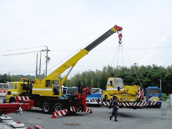 大型レッカー中古車情報 有限会社新田鉄工 広島のロードサービス車両 特捜車両の設計 製作 販売
